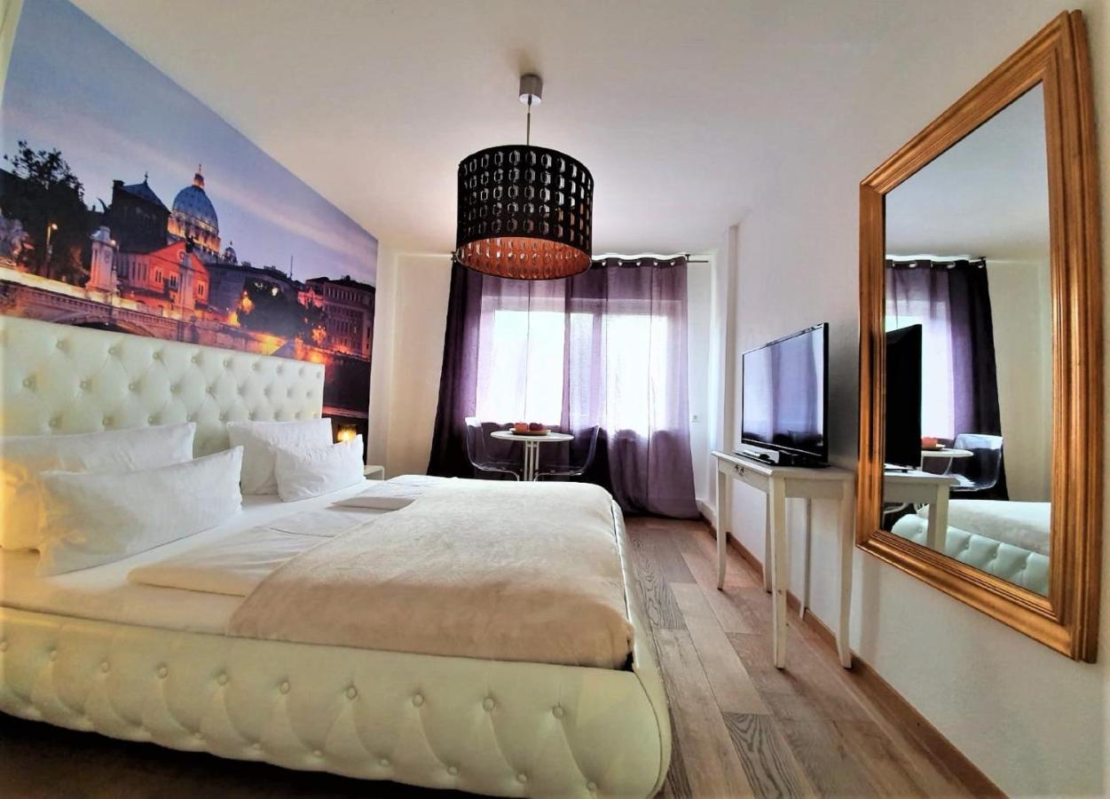 Studio Rome In Der Altstadt Apartment Freiburg Bagian luar foto